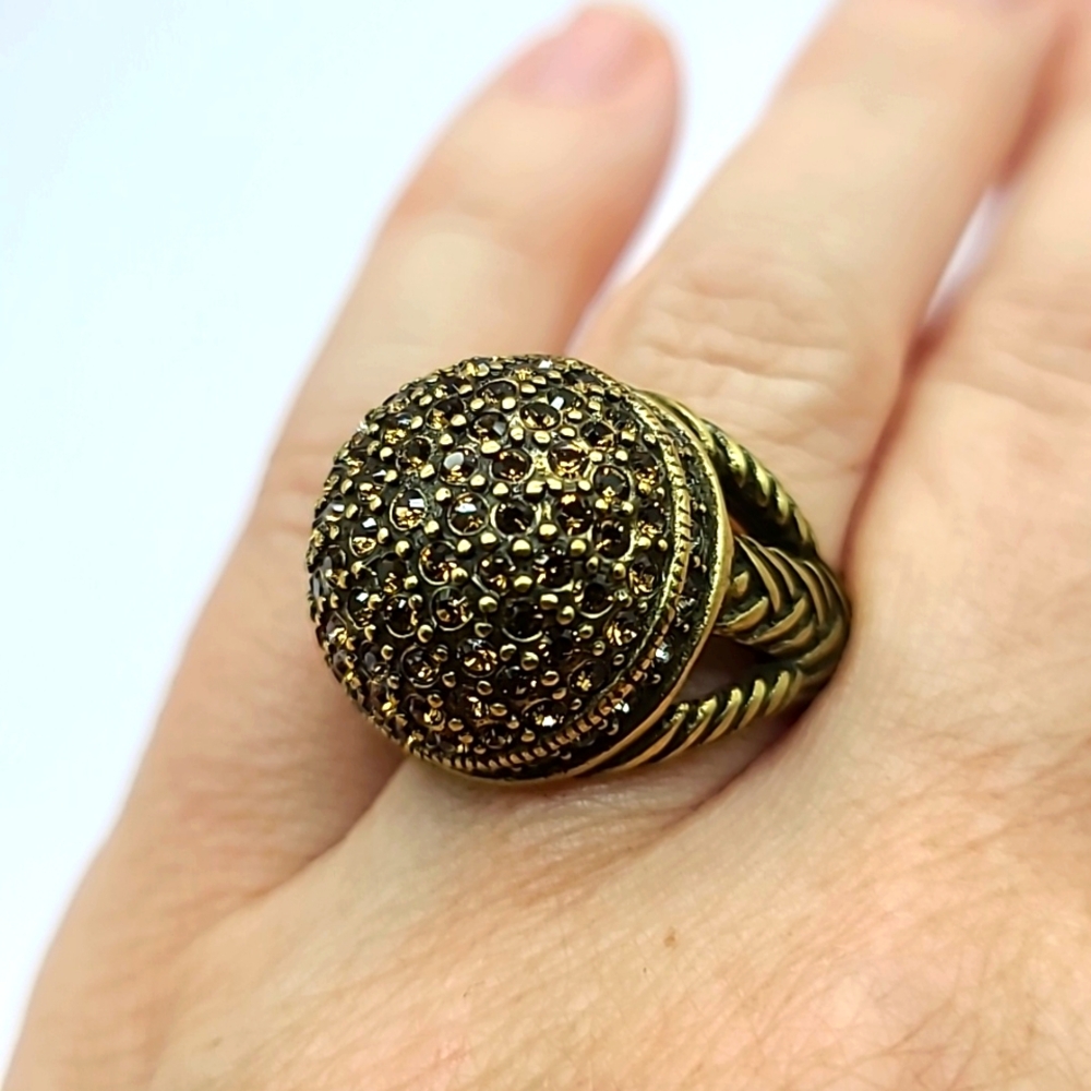Incandescent Heidi Daus Holiday Cocktail Ring 💍w Topaz Swarovski Crystals sz 8!